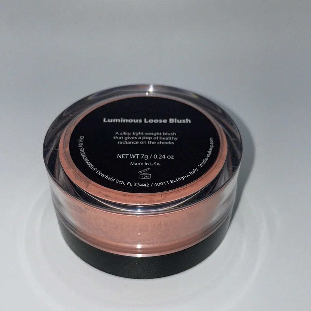 Studio Makeup Luminous Loose Blush